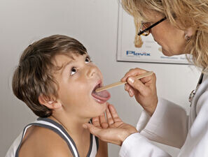 Bild zu Antibiotika-Serie YoungDGPI - Ambulante Standardbehandlung bei akuten Halsschmerzen