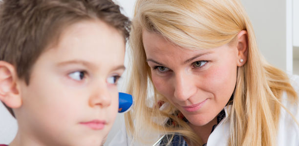 Bild zu Hörstörungen - Entwicklung von Kindern nach Cochlea-Implantation