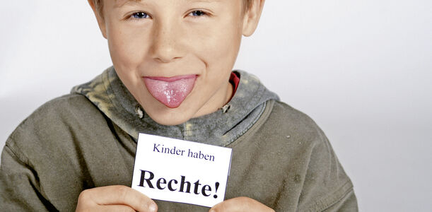 Bild zu Eckpunktepapier der DAKJ - Gleiche gesundheitliche Chancen für Kinder und Jugendliche in Deutschland