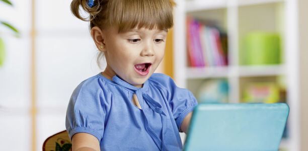 Bild zu Leserbriefe - "Absurde Vorstellung – Zweijährige mit iPads unterwegs"