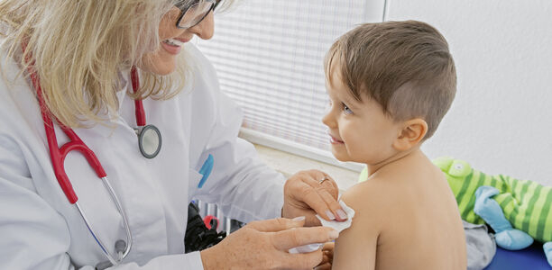 Bild zu Pädiater beklagen - Rabattverträge verhindern bessere Impfraten