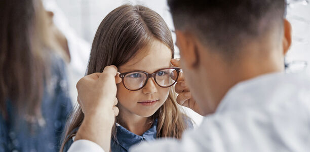 Bild zu Steigende Myopie-Inzidenz - Kurzsichtigkeit bei Kindern: vorbeugen und rechtzeitig erkennen