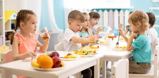 Bild zu Gewichtszunahme - Fruchtsäfte für Kinder nur in kleinen Portionen!