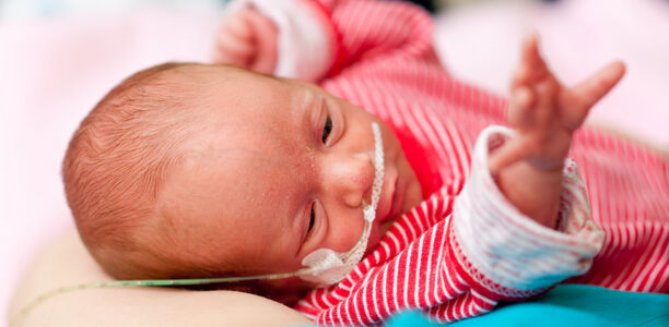 Bild zu Neuauflage der Leitlinie - Sozialpädiatrische Nachsorge extrem unreifer Frühgeborener